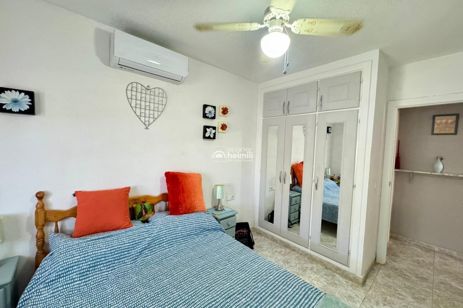 Resale - Villa -
Punta Prima