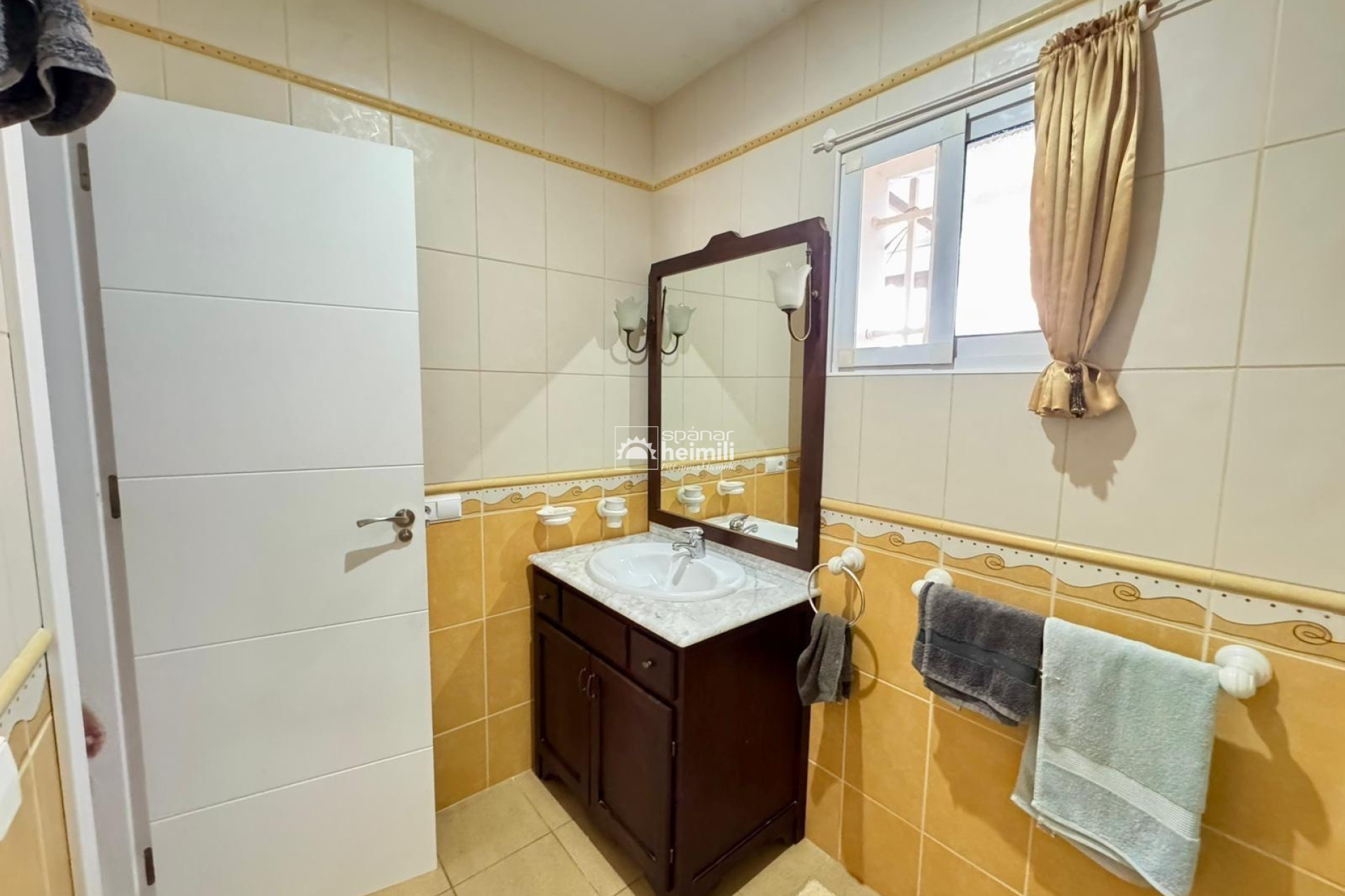 Resale - Villa -
Punta Prima