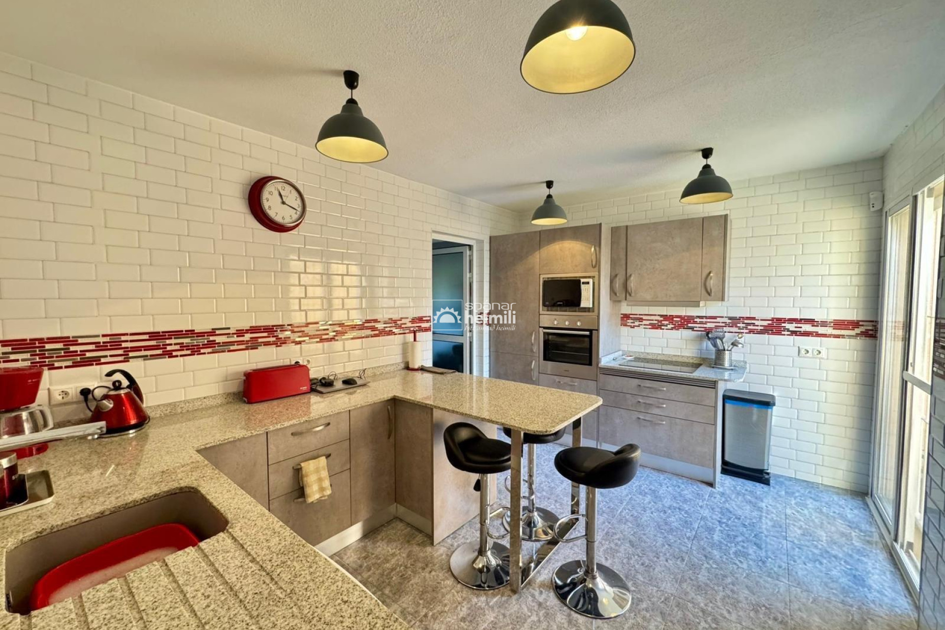 Resale - Villa -
Punta Prima