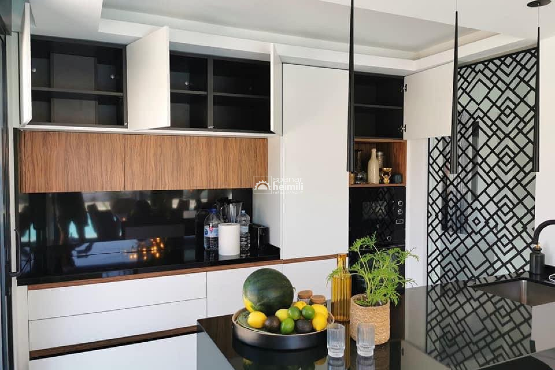 Resale - Villa -
Torrevieja