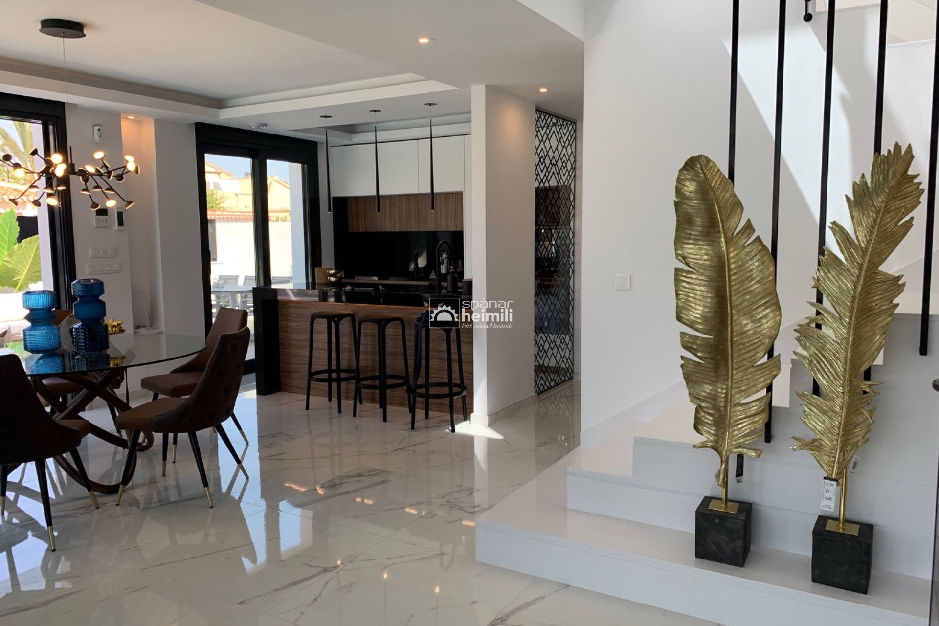 Resale - Villa -
Torrevieja