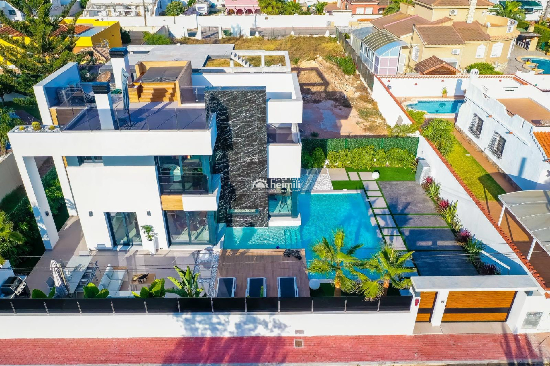 Resale - Villa -
Torrevieja