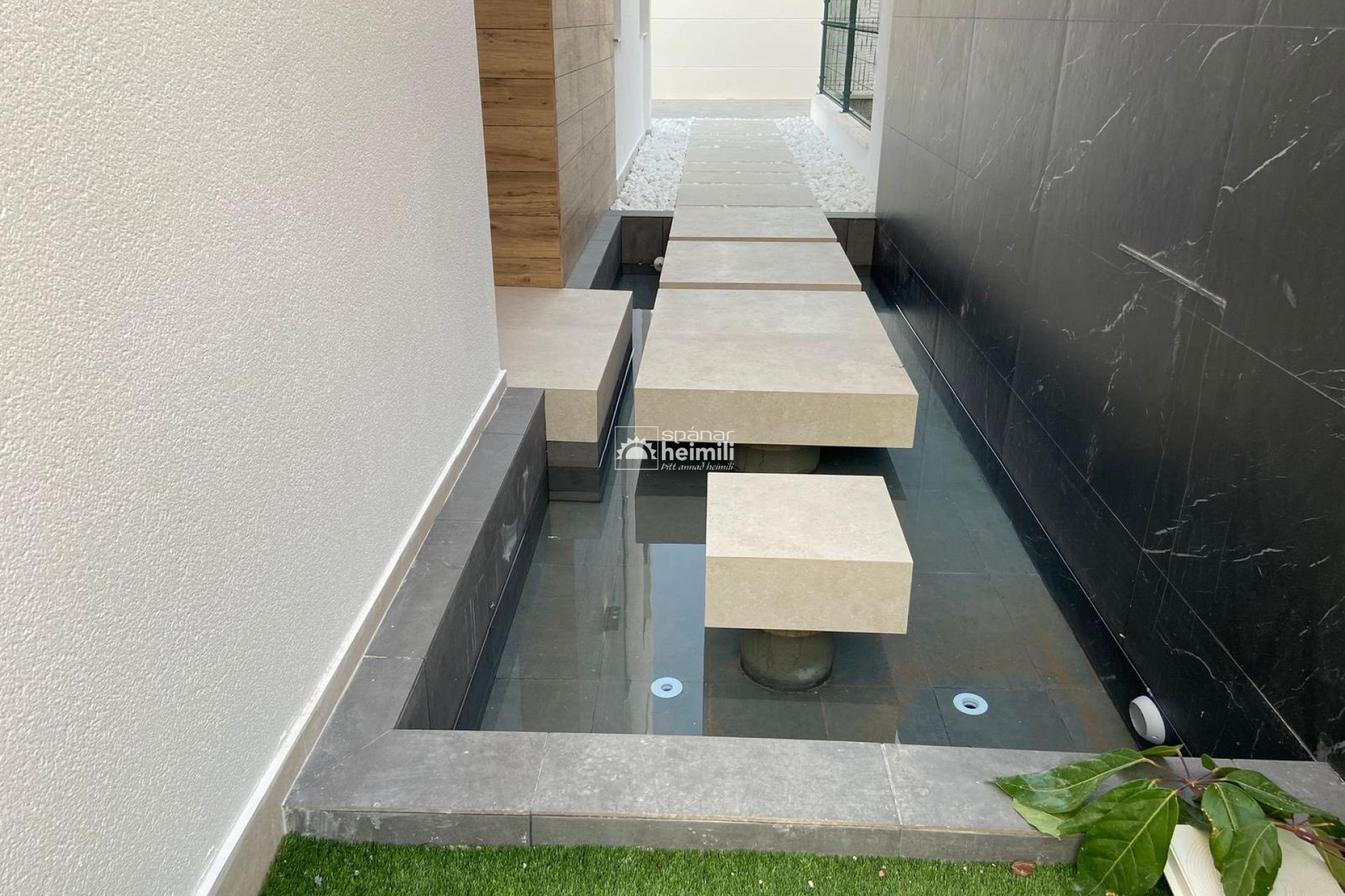 Resale - Villa -
Torrevieja