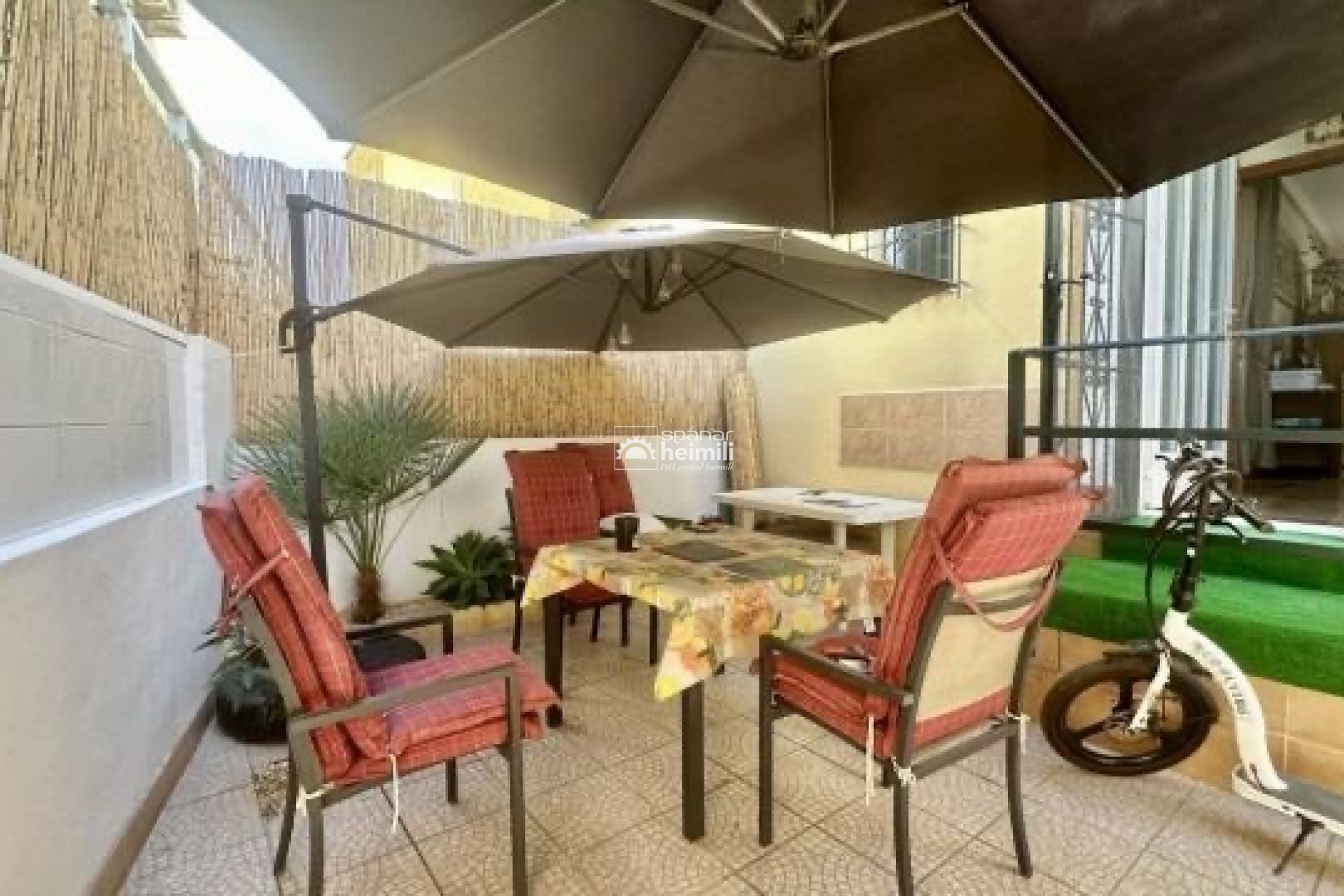 Reventa - Adosado -
Los Altos/Los Balcones