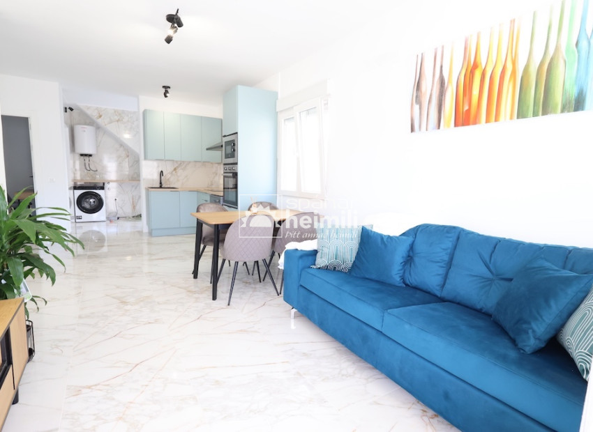 Reventa - Adosado -
Torrevieja