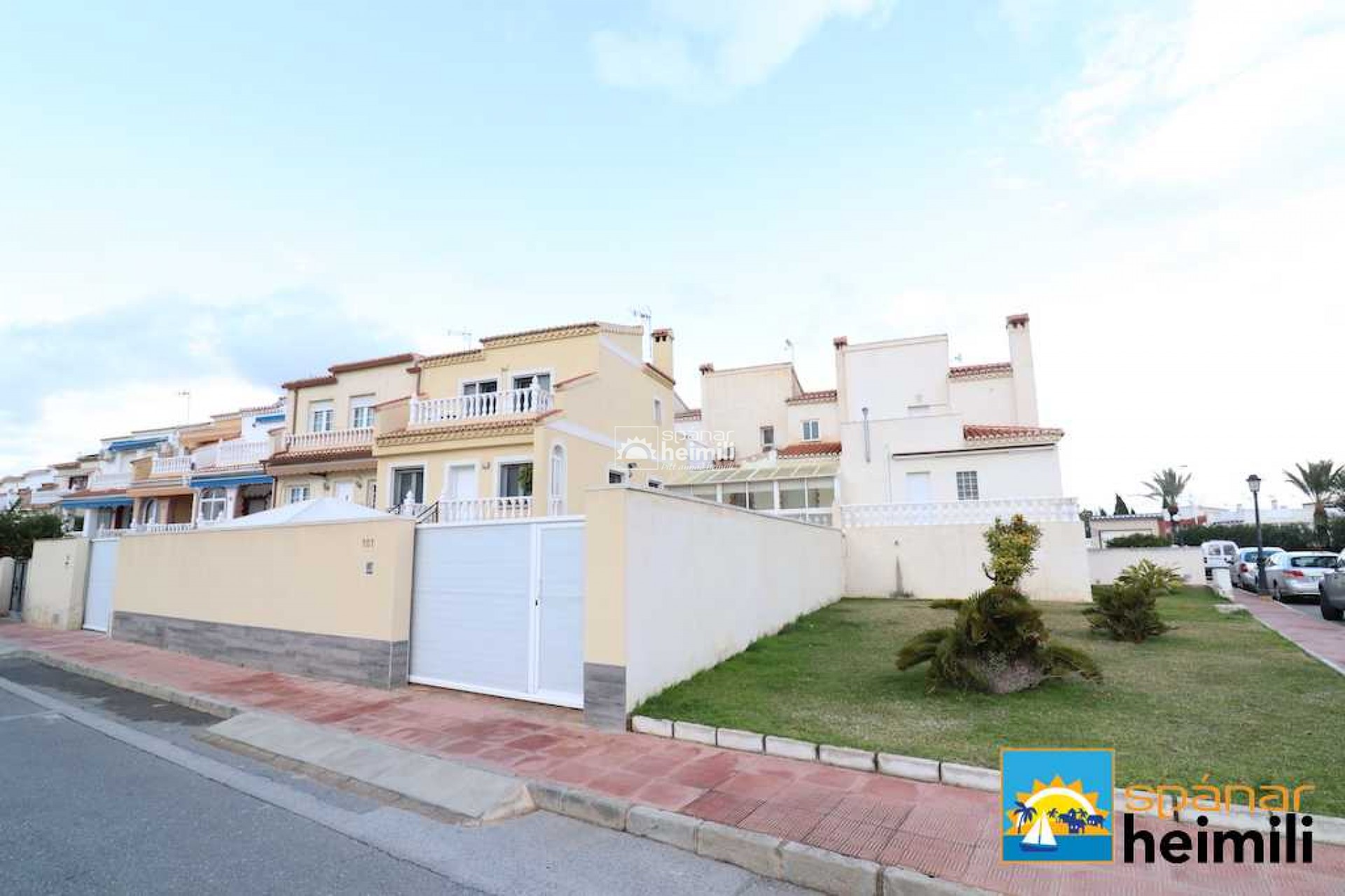 Reventa - Adosado -
Torrevieja