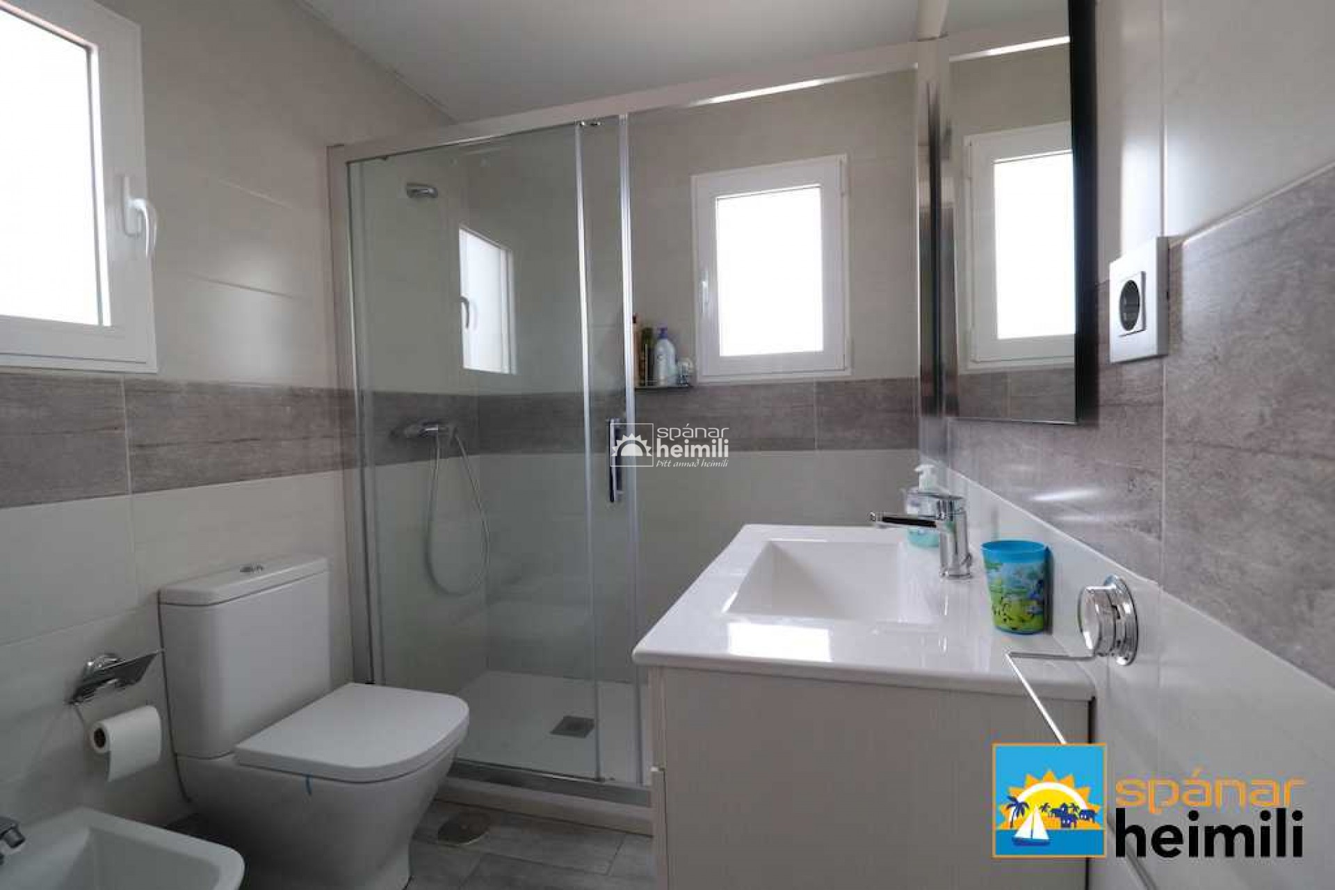 Reventa - Adosado -
Torrevieja