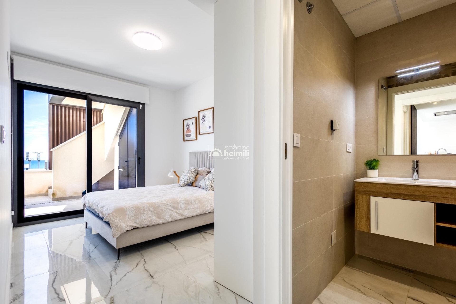 Reventa - Apartamento -
Playa flamenca