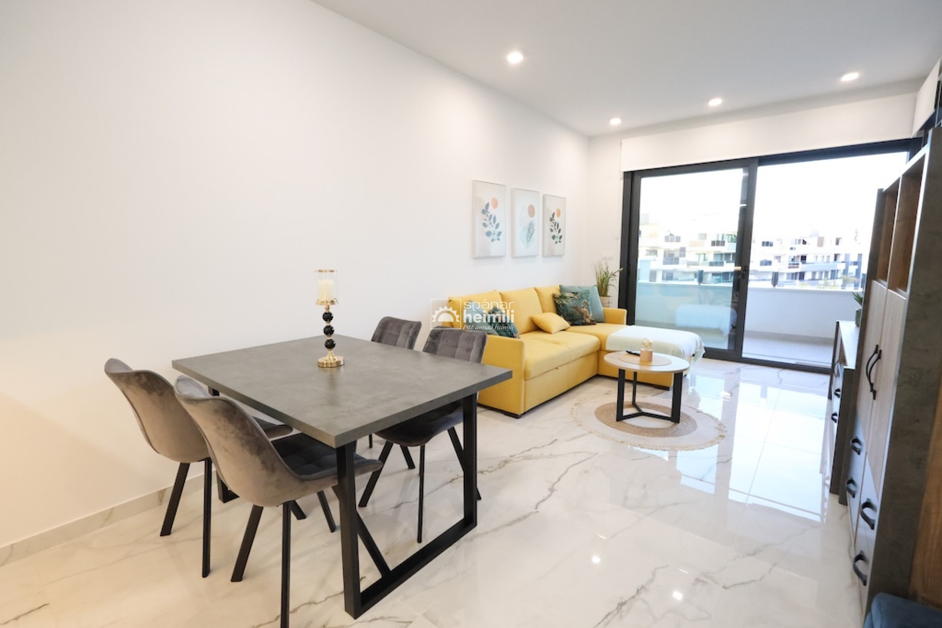 Reventa - Apartamento -
Playa flamenca