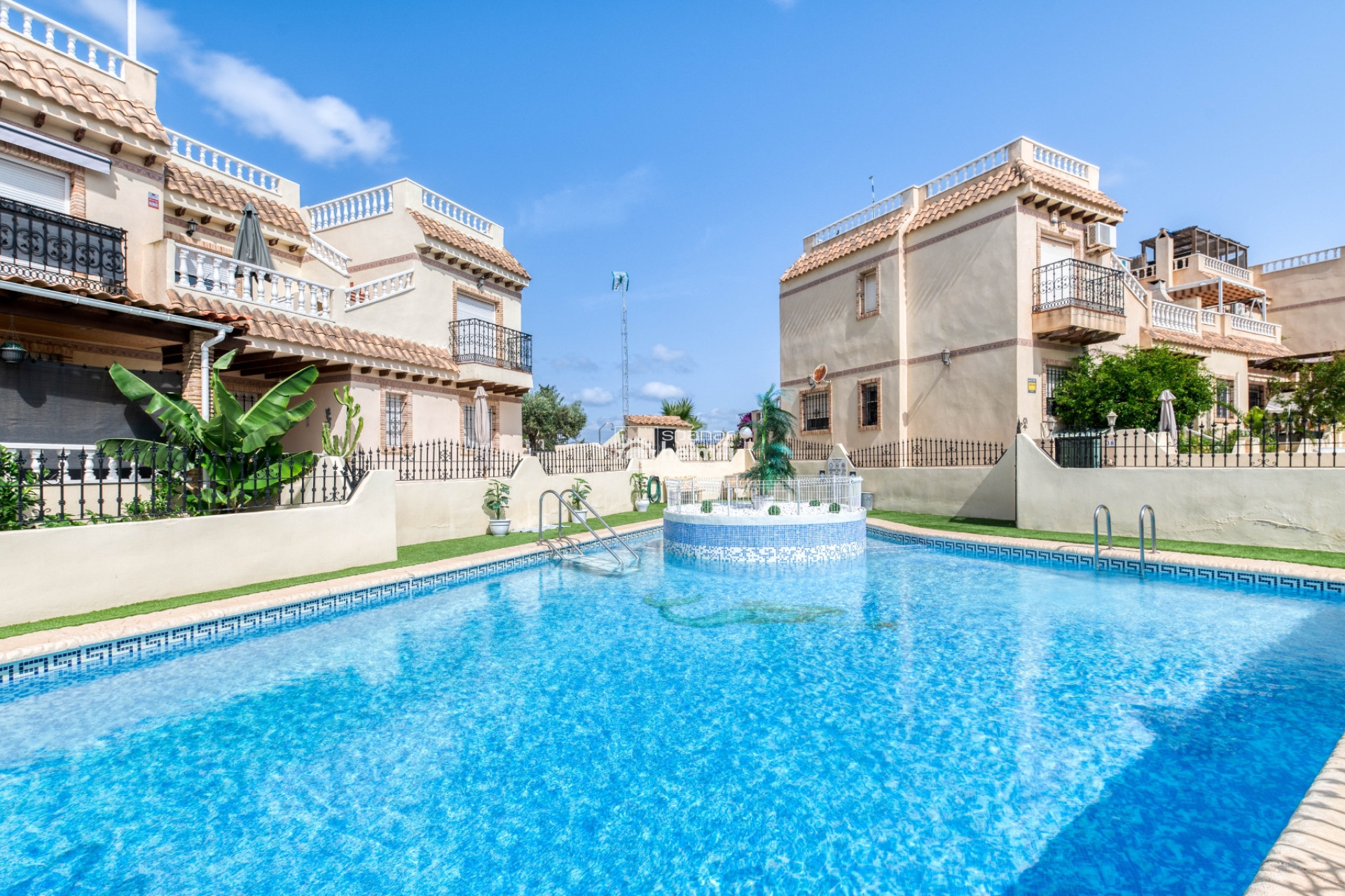 Reventa - Bungalow -
Los Altos/Los Balcones