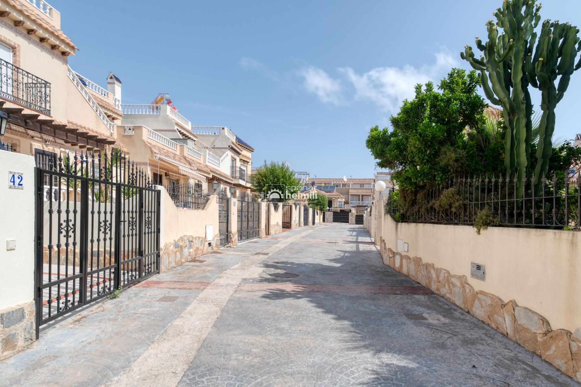 Reventa - Bungalow -
Los Altos/Los Balcones