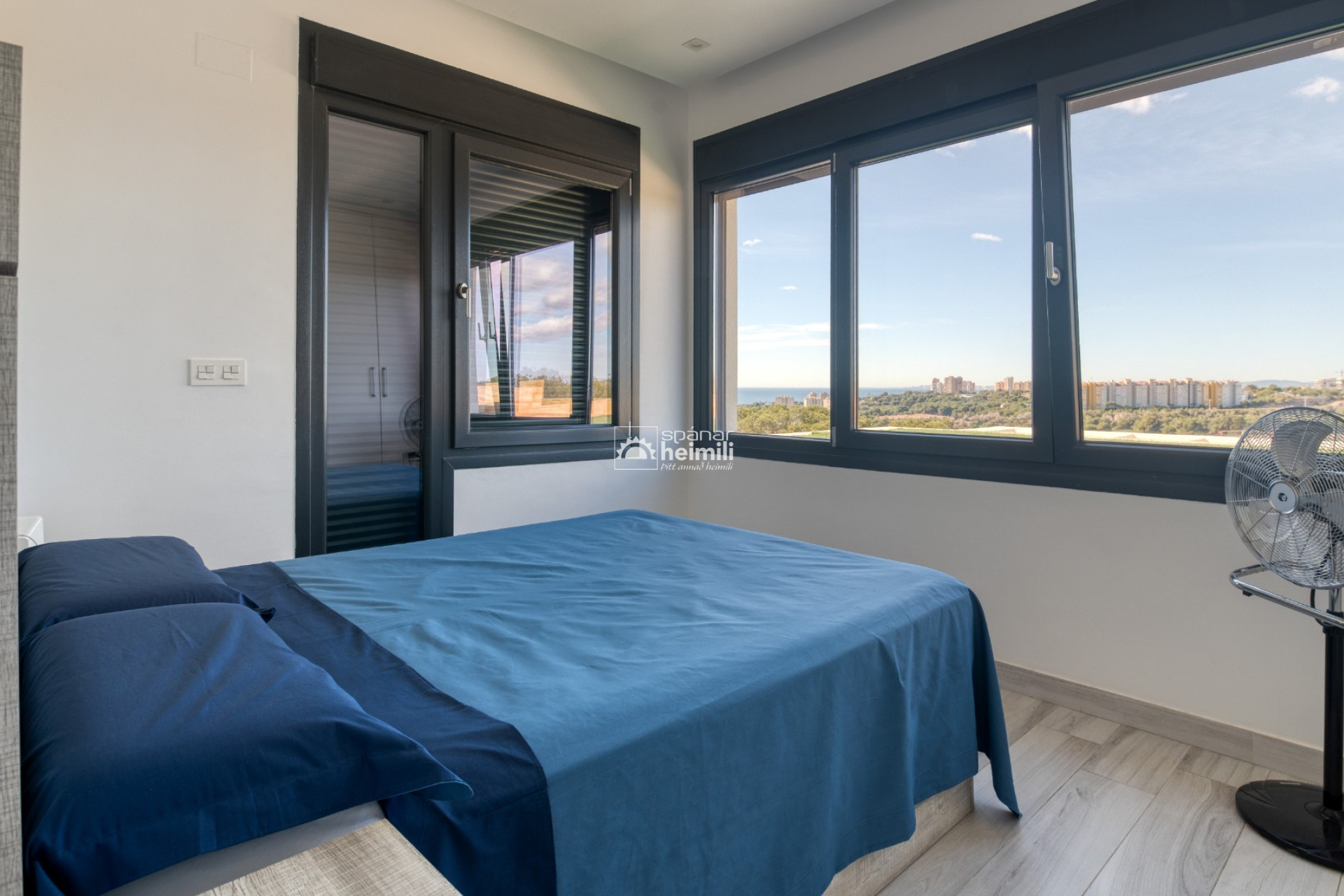 Reventa - Villa -
Cabo Roig