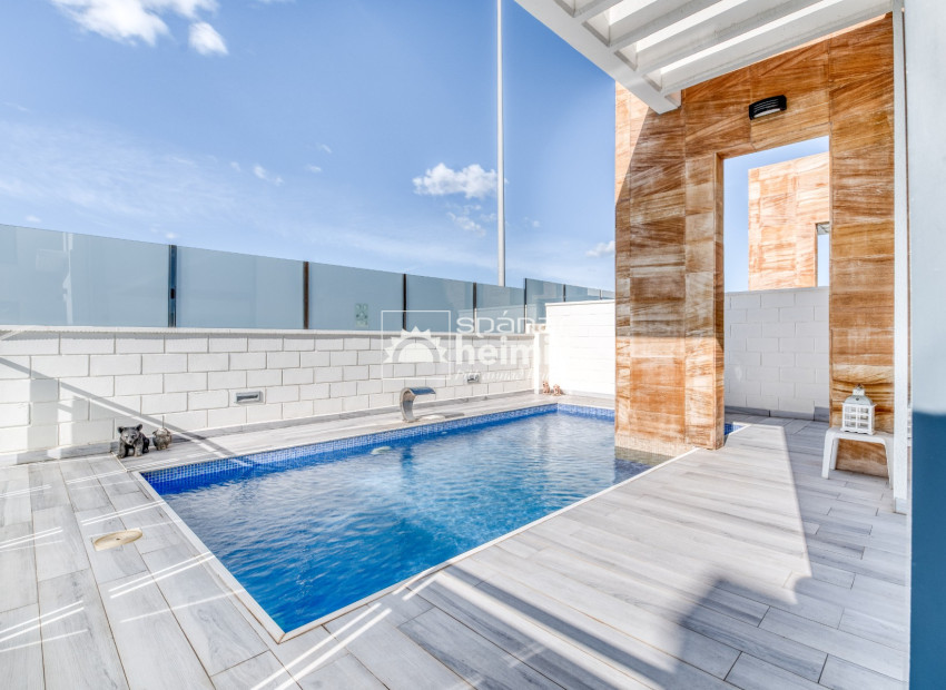 Reventa - Villa -
Cabo Roig