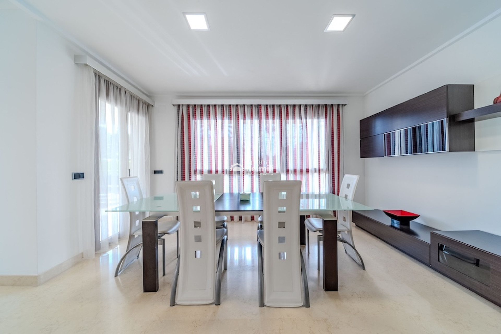 Reventa - Villa -
Cabo Roig