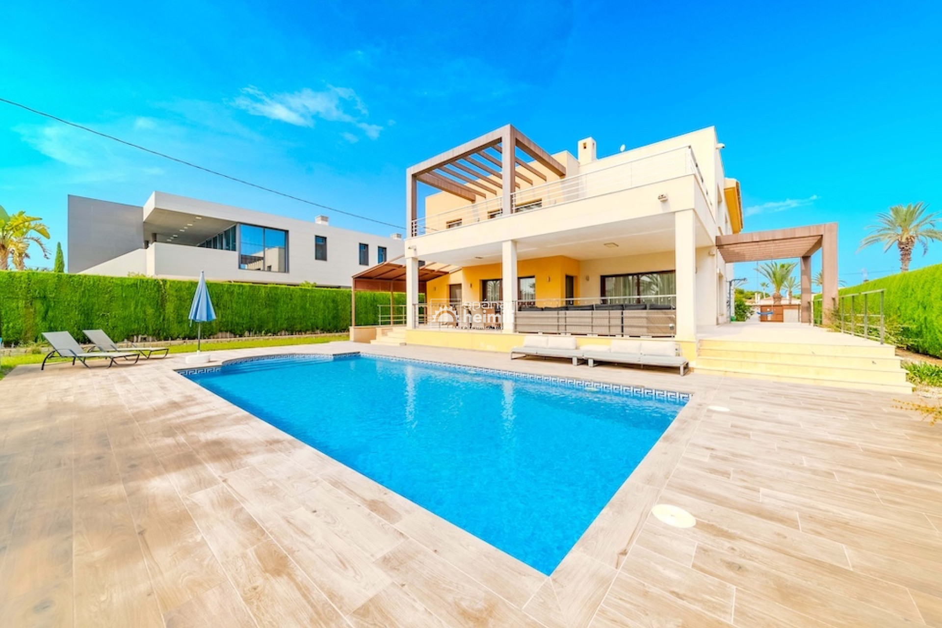 Reventa - Villa -
Cabo Roig