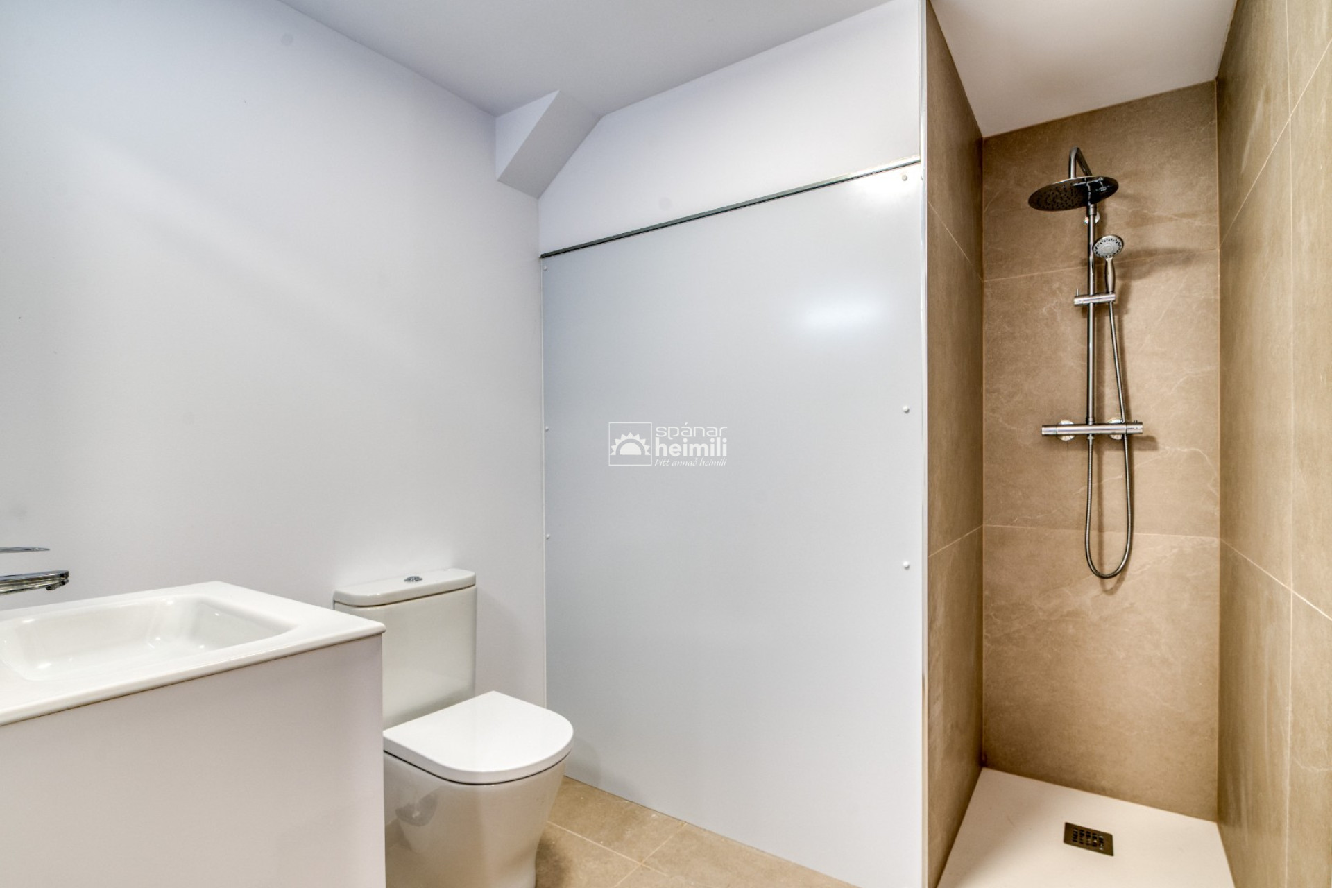 Reventa - Villa -
Las Colinas