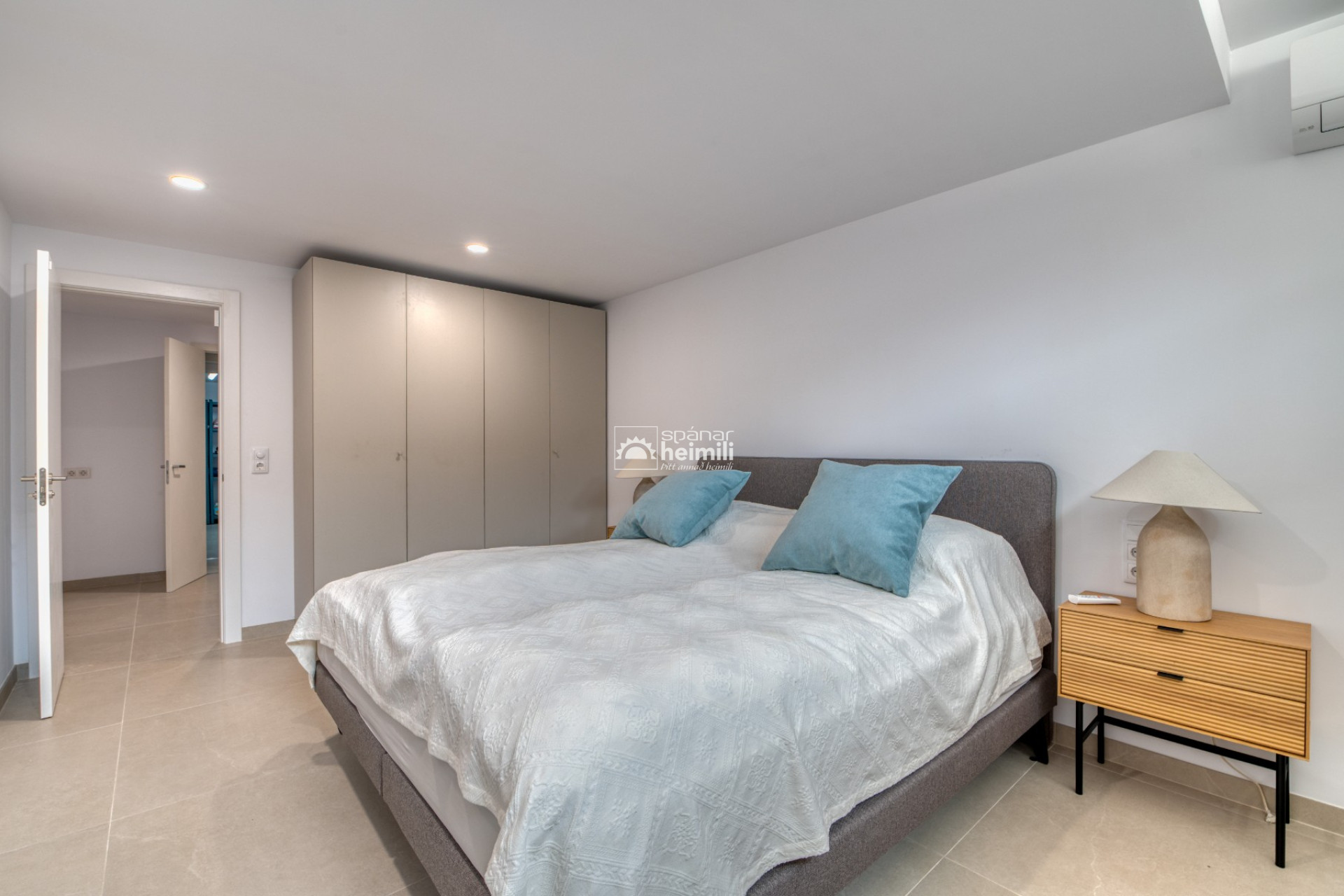 Reventa - Villa -
Las Colinas