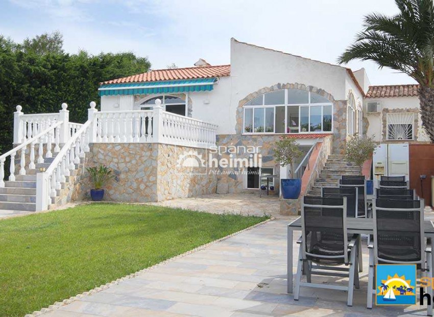 Reventa - Villa -
Los Altos/Los Balcones