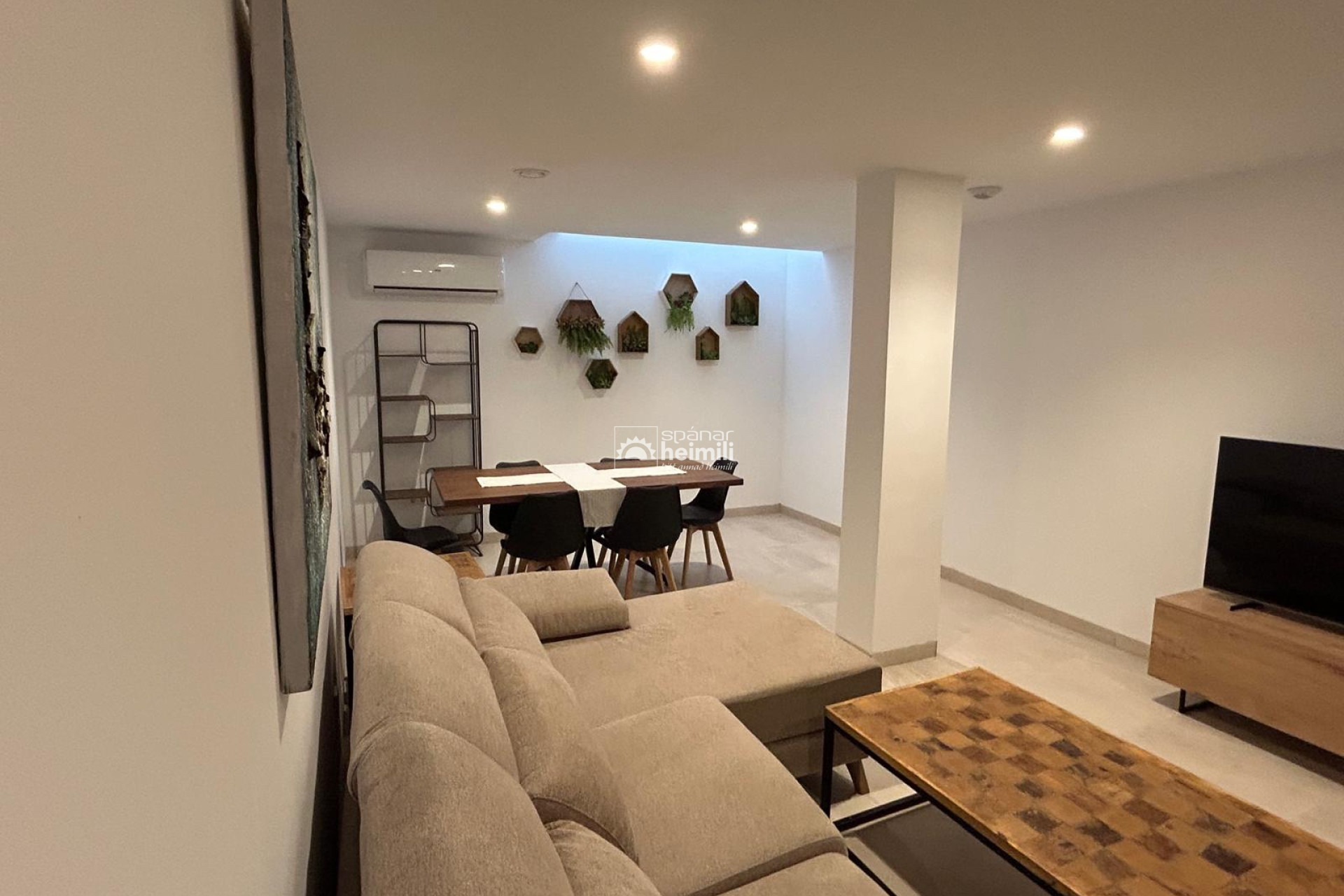 Reventa - Villa -
Santa Rosalia