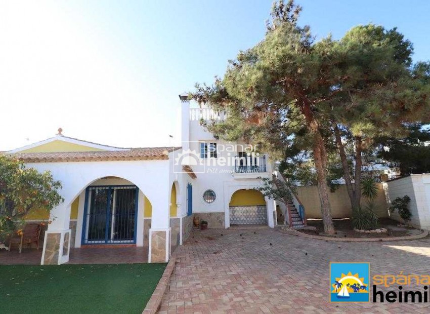 Reventa - Villa -
Villamartin