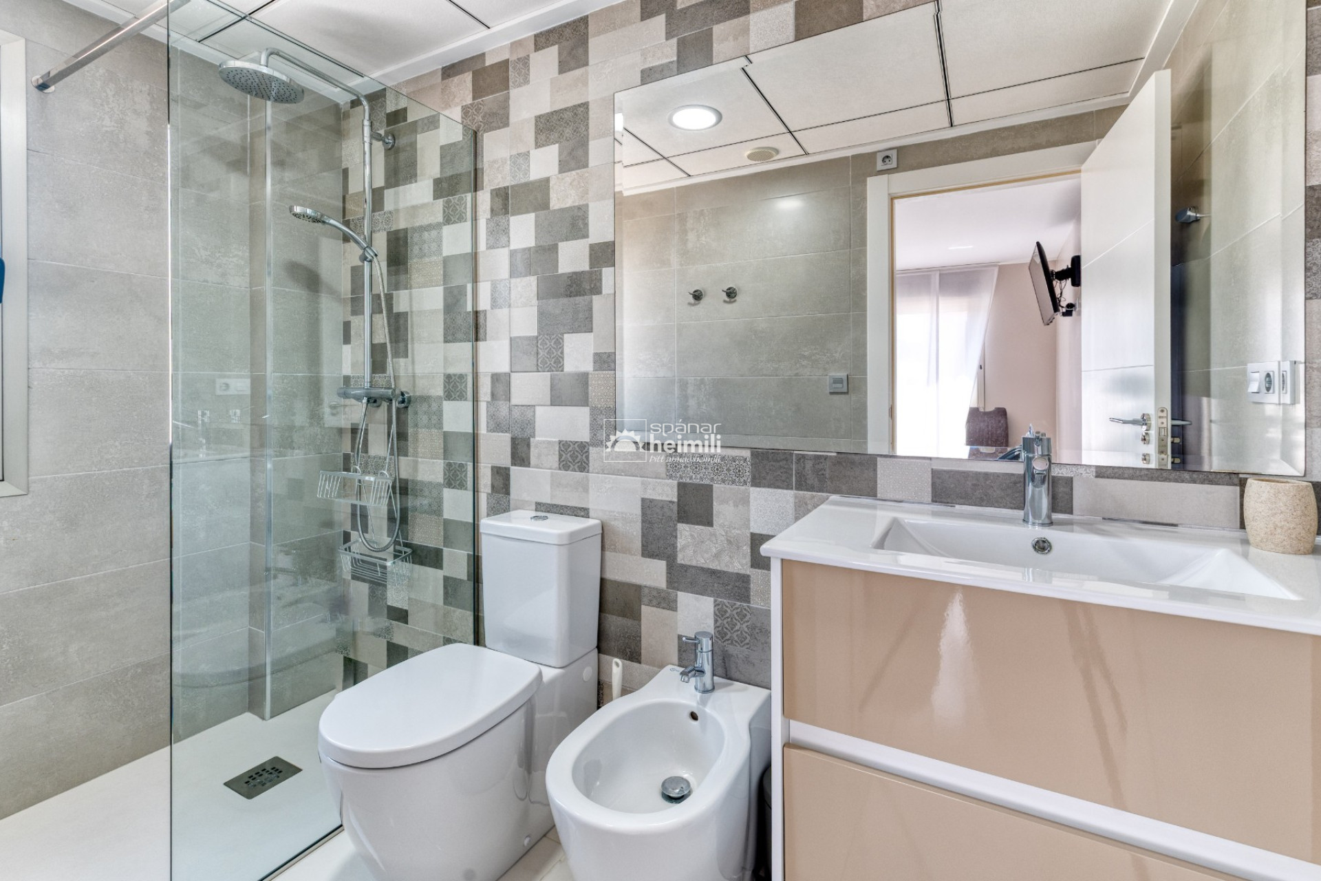 Reventa - Villa -
Villamartin