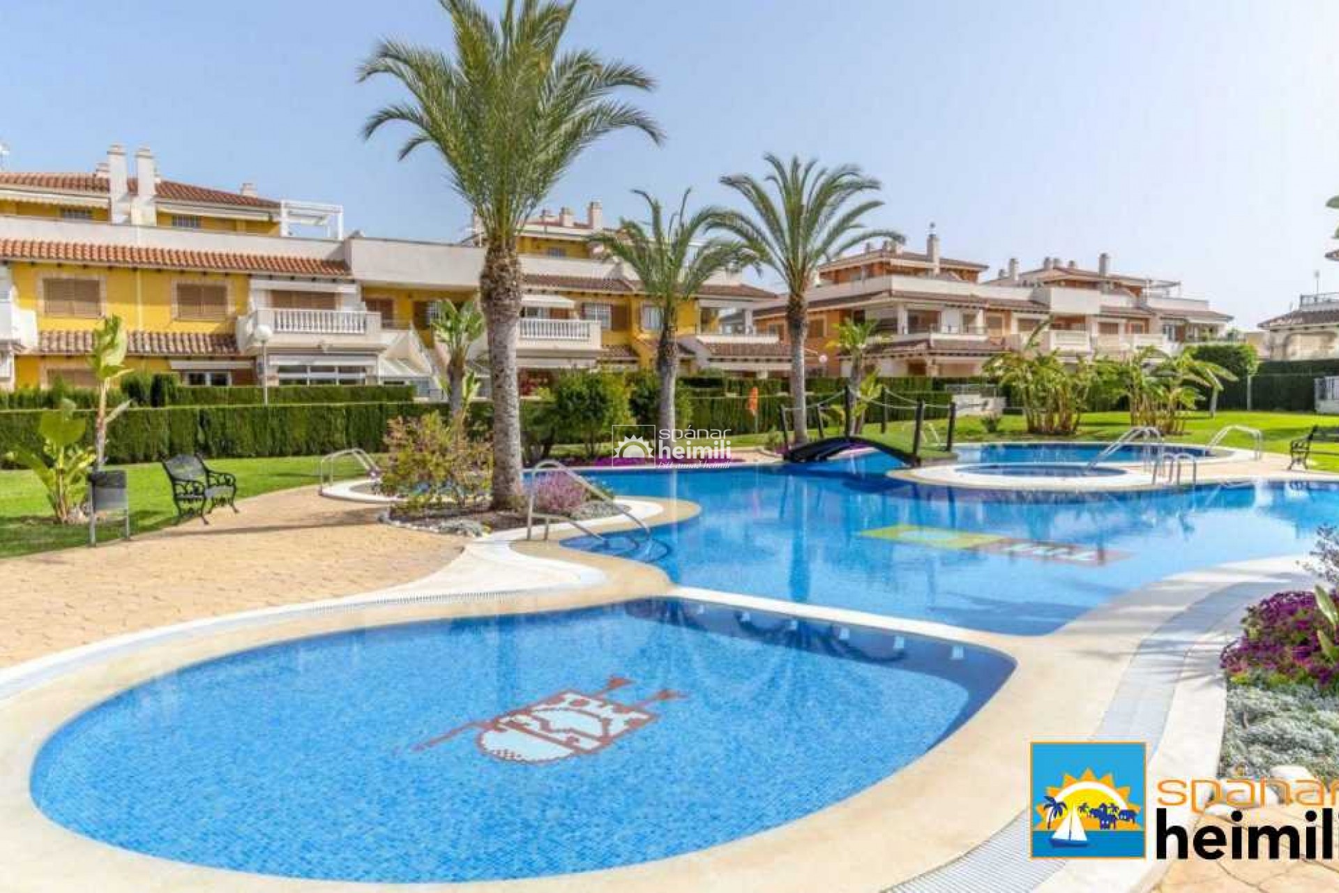 Revente - Appartement dans un duplex -
Playa flamenca