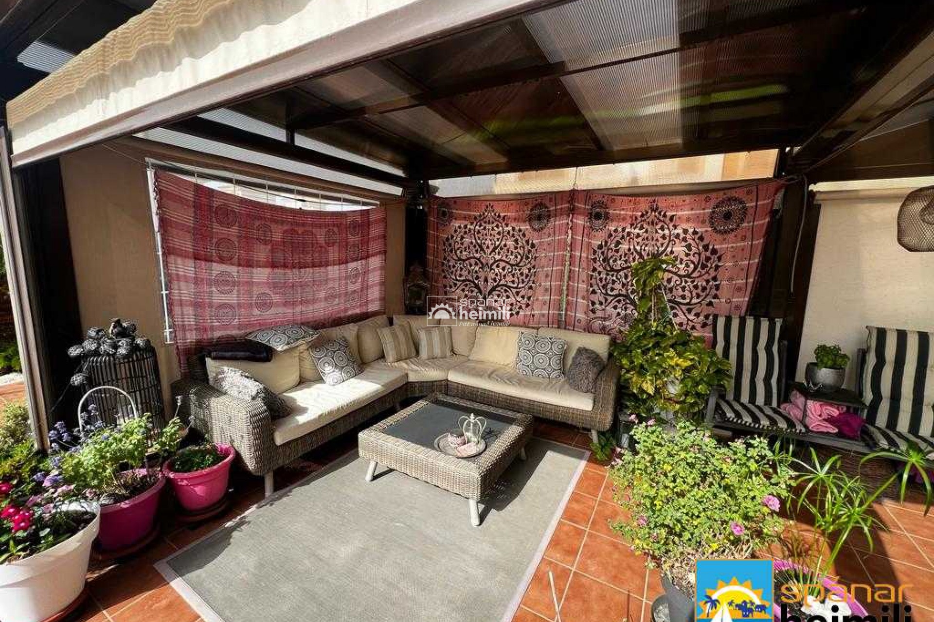 Revente - Appartement dans un duplex -
Playa flamenca