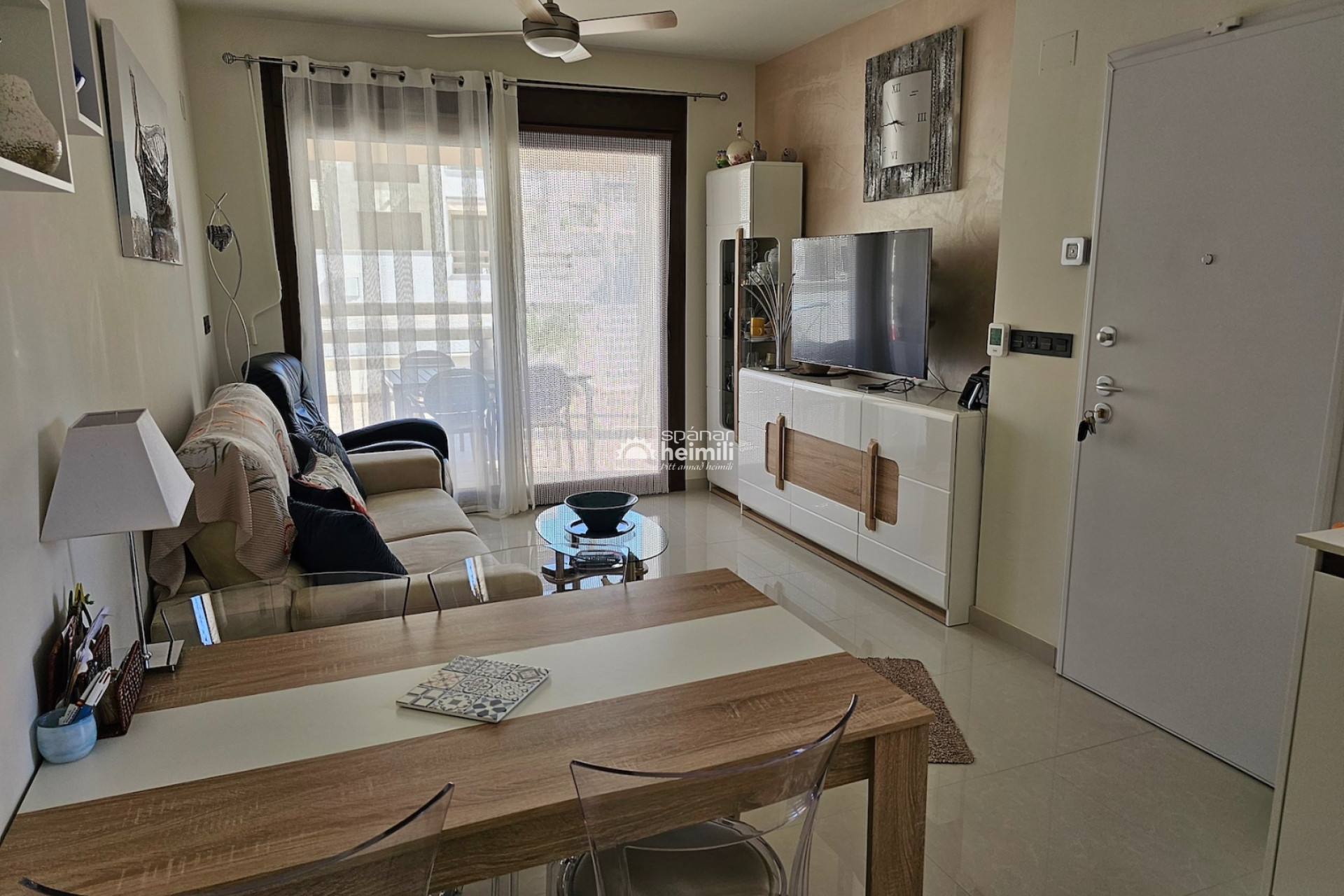 Revente - Appartement dans un duplex -
Torrevieja