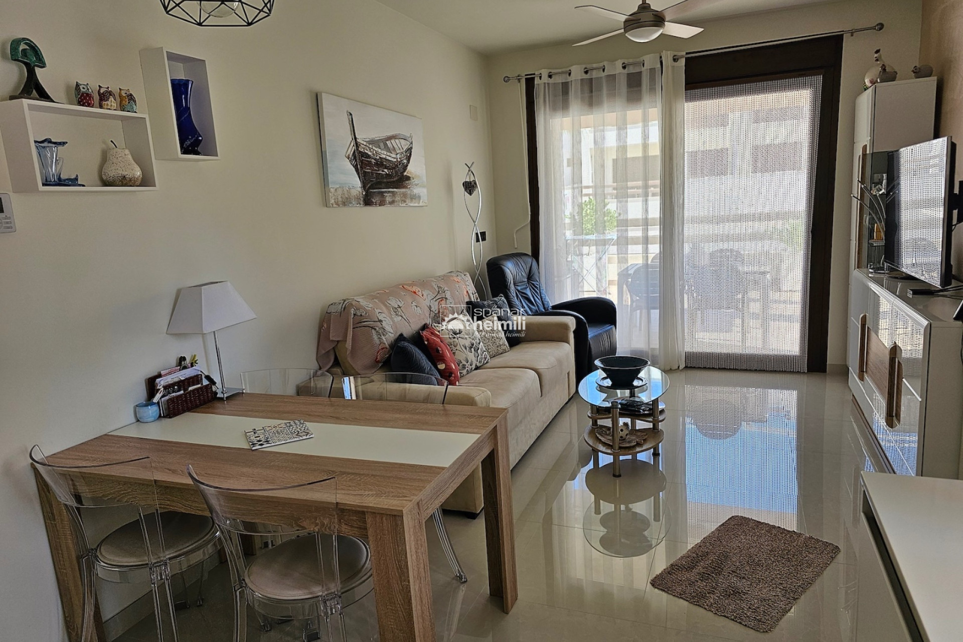 Revente - Appartement dans un duplex -
Torrevieja