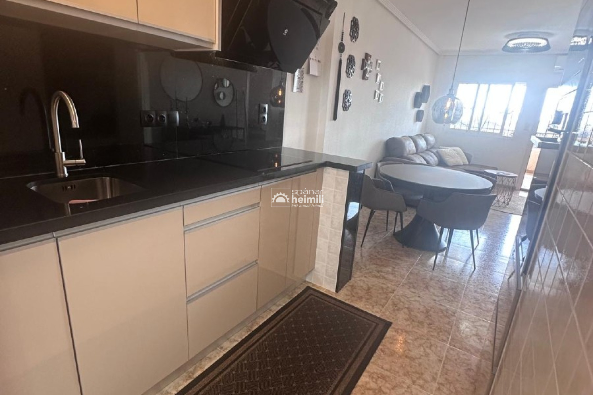 Revente - Appartement -
Punta Prima
