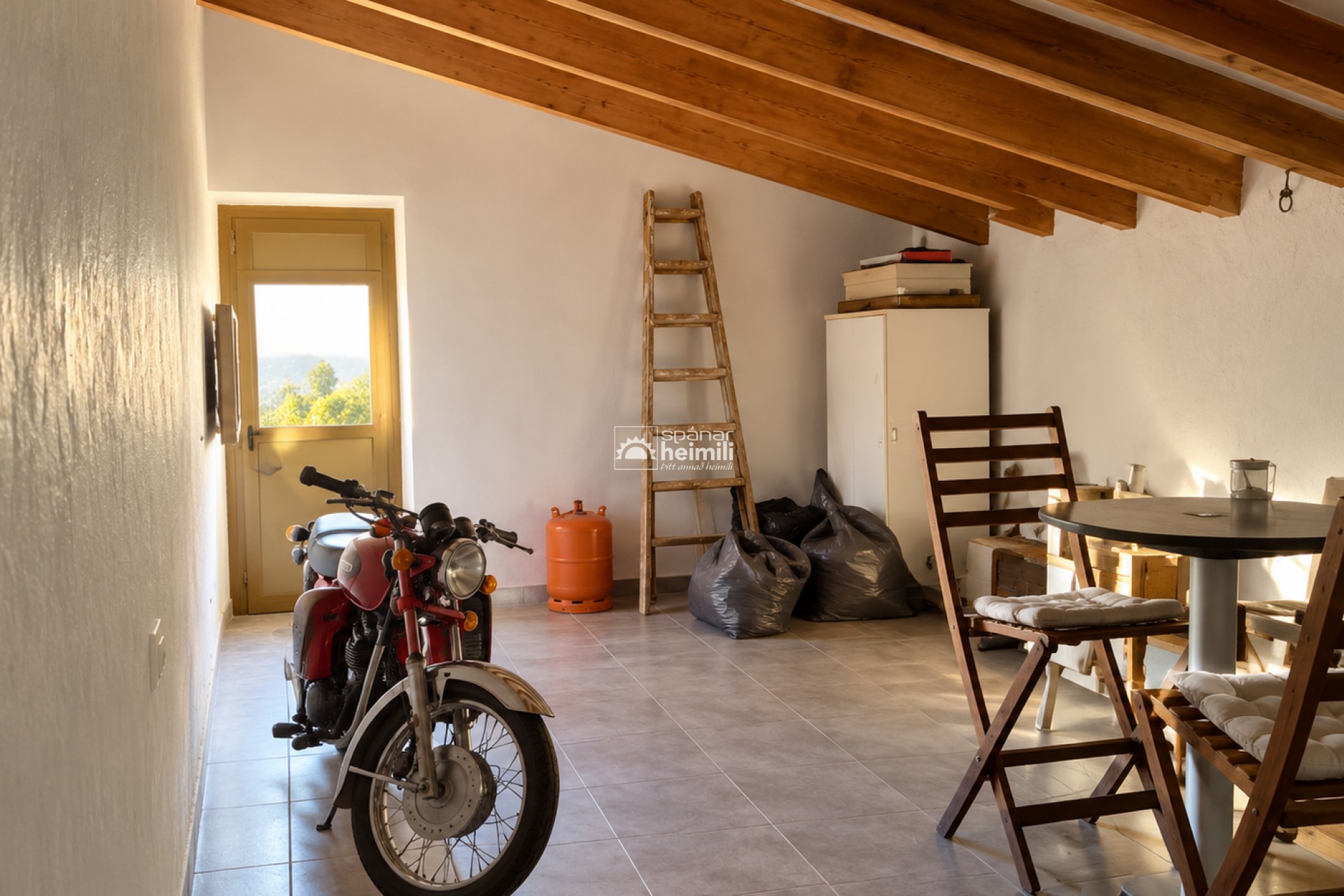 Revente - finca -
Tallante