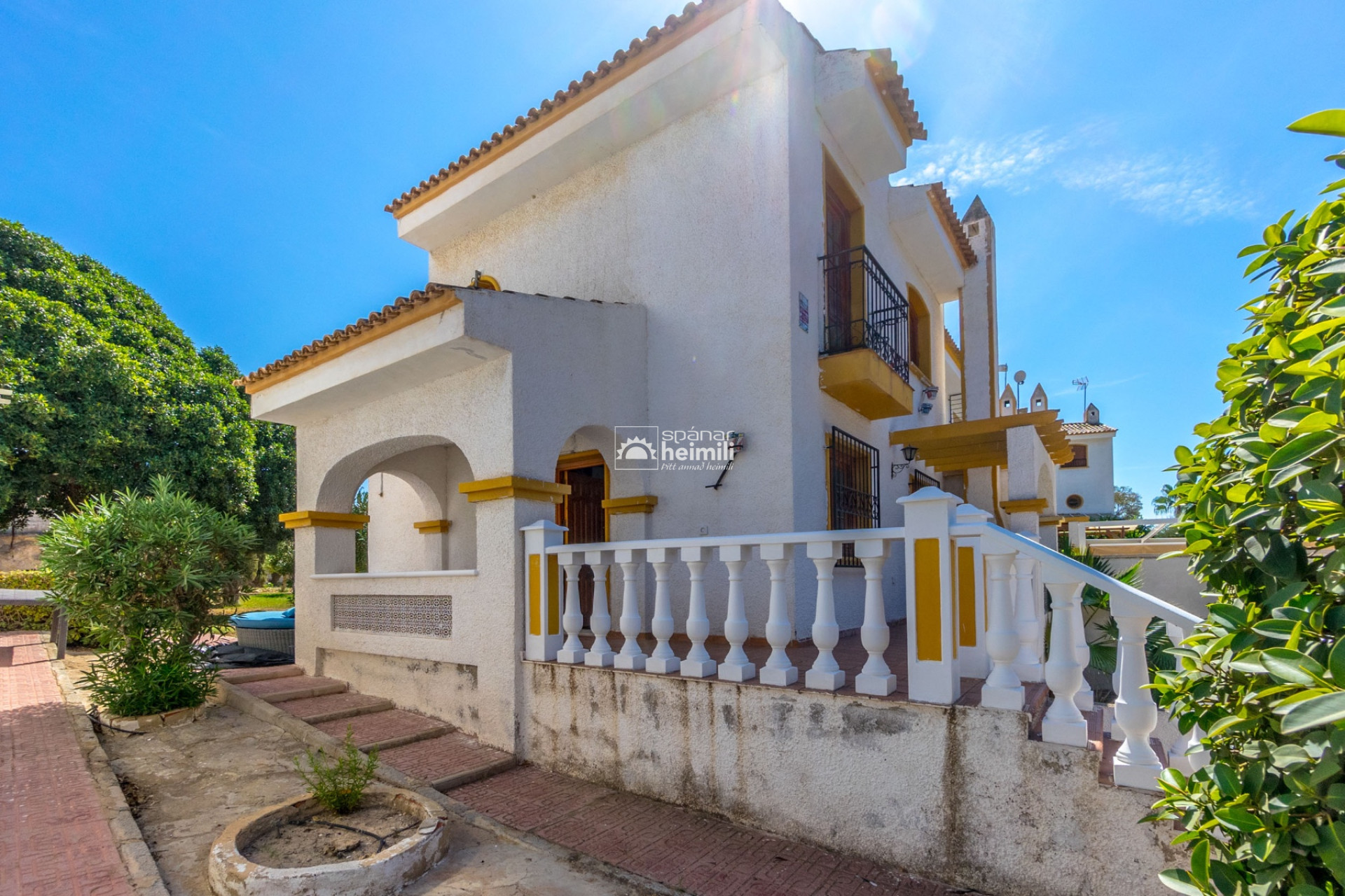 Revente - Mitoyenne -
Los Altos/Los Balcones