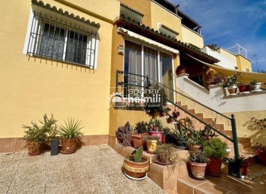 Revente - Mitoyenne -
Los Altos/Los Balcones