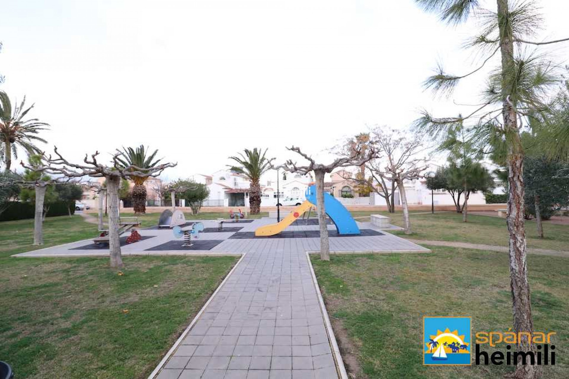 Revente - Mitoyenne -
Torrevieja