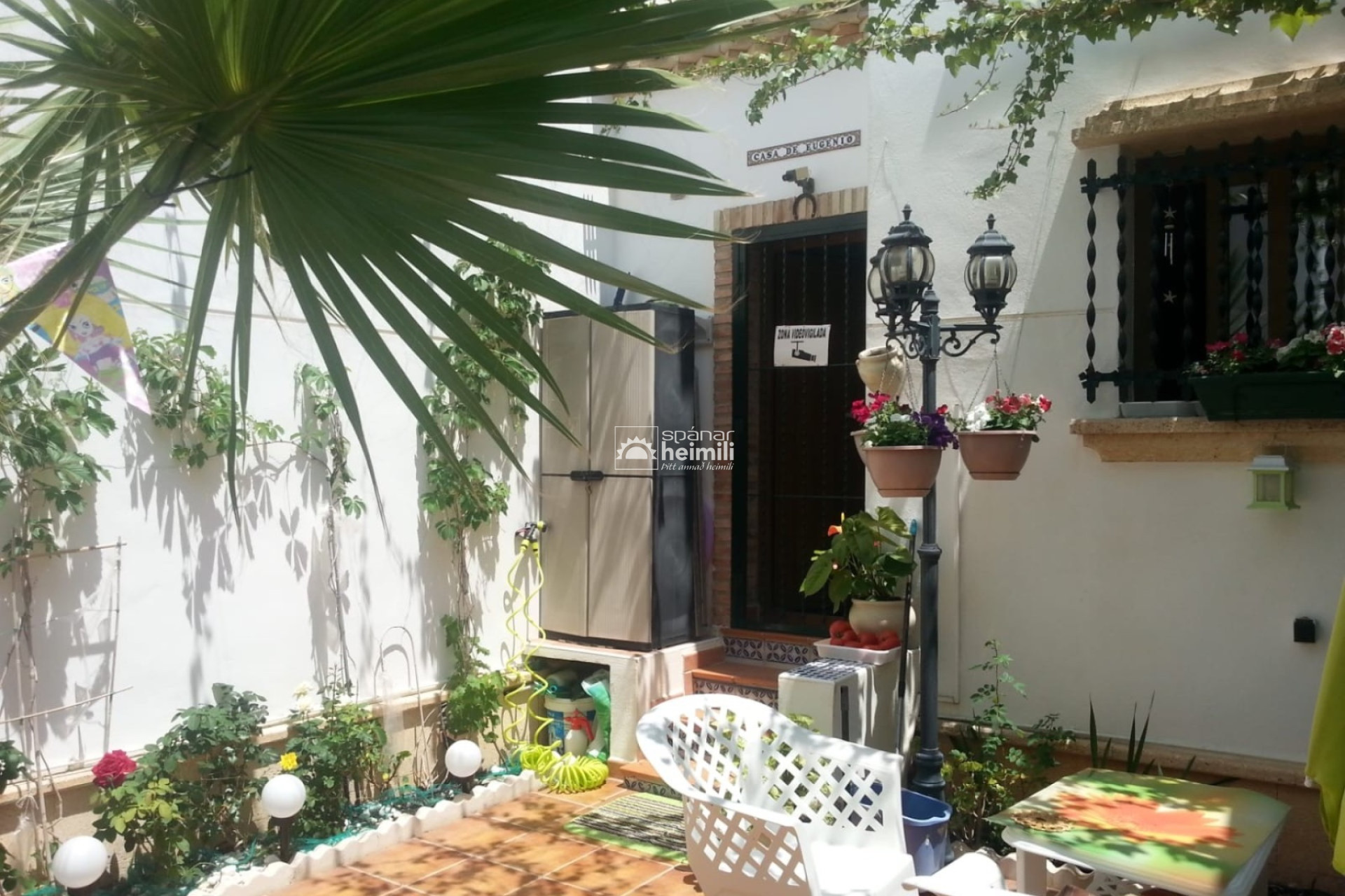 Revente - Mitoyenne -
Villamartin
