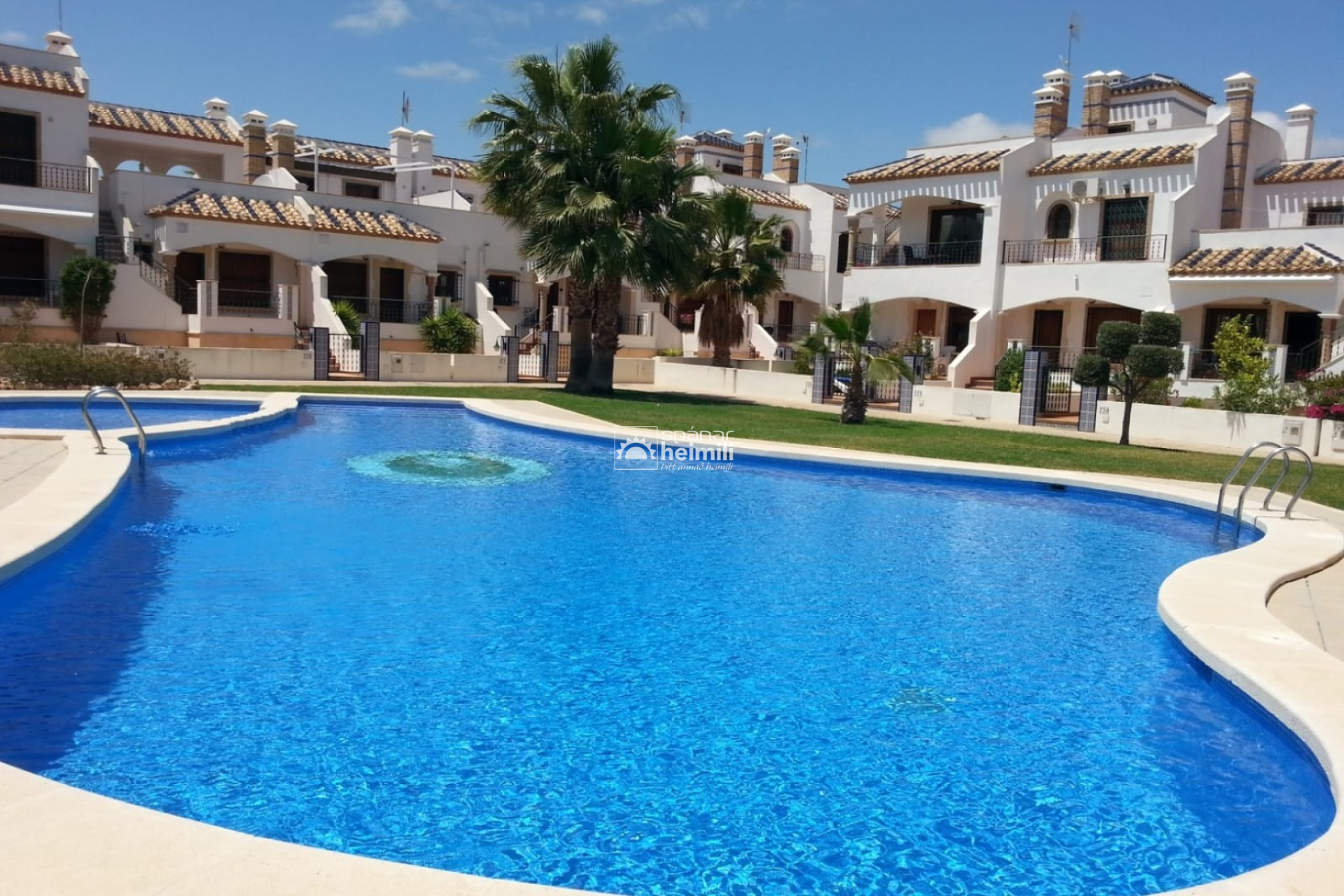 Revente - Mitoyenne -
Villamartin