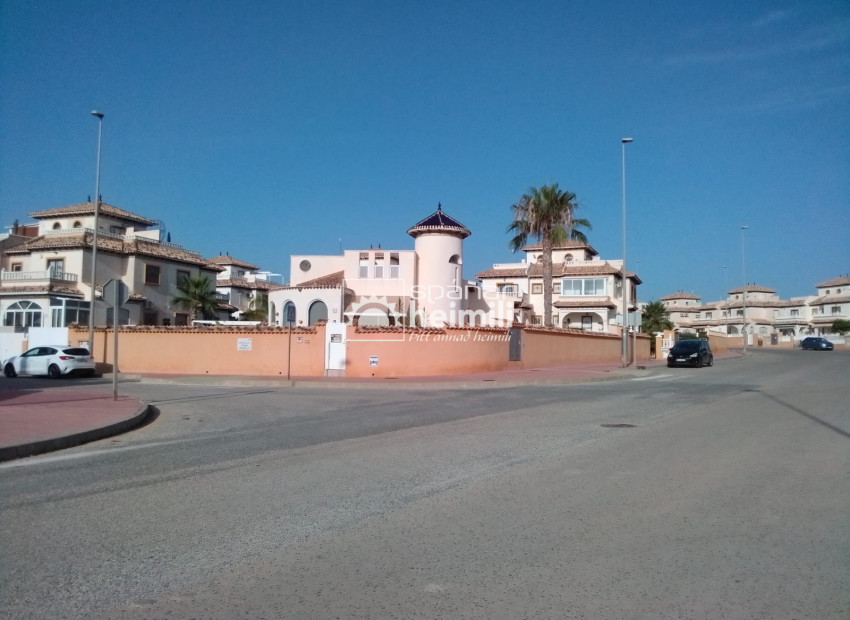 Revente - Villa -
Cabo Roig