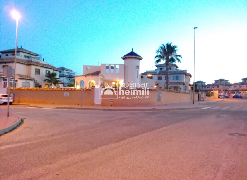 Revente - Villa -
Cabo Roig