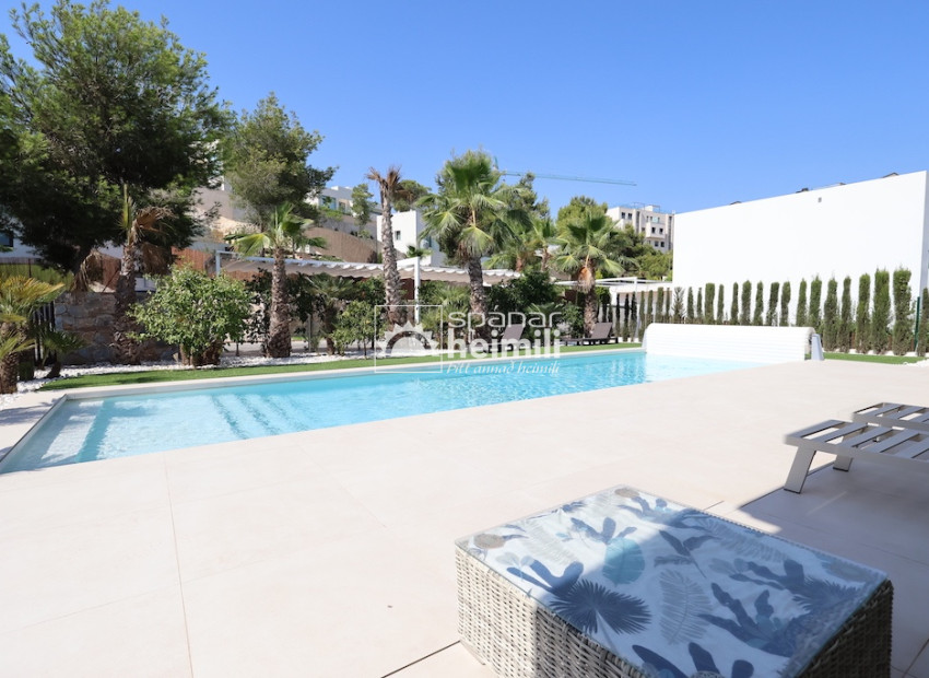 Revente - Villa -
Las Colinas