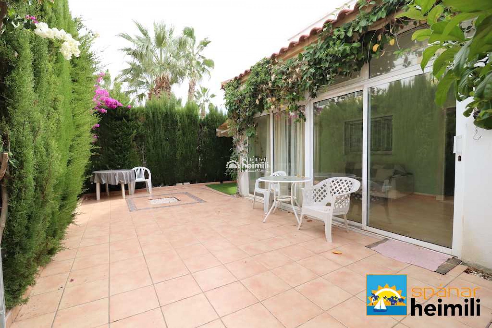 Revente - Villa -
Punta Prima