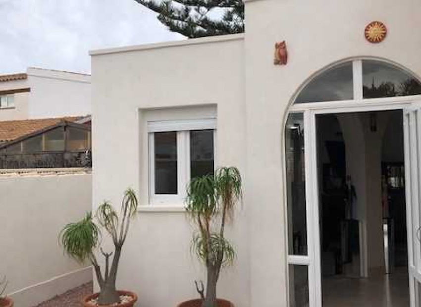 Revente - Villa -
Punta Prima