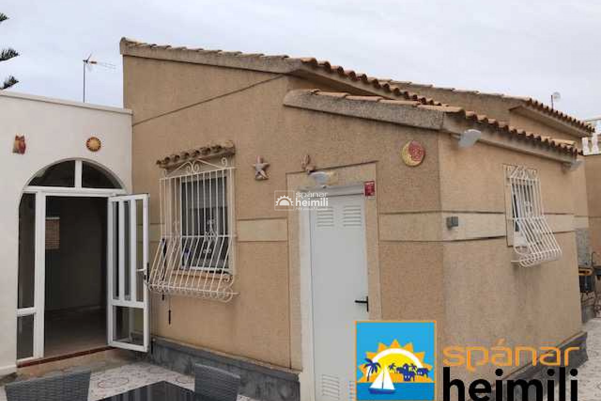 Revente - Villa -
Punta Prima