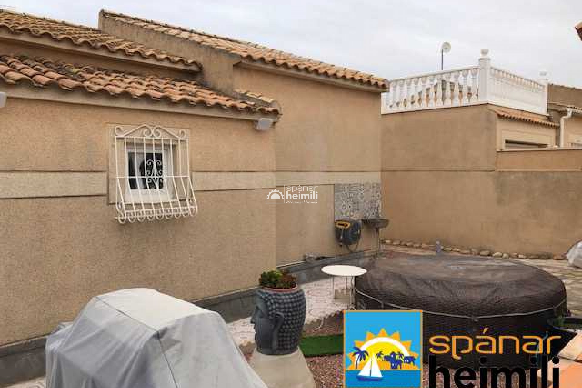 Revente - Villa -
Punta Prima