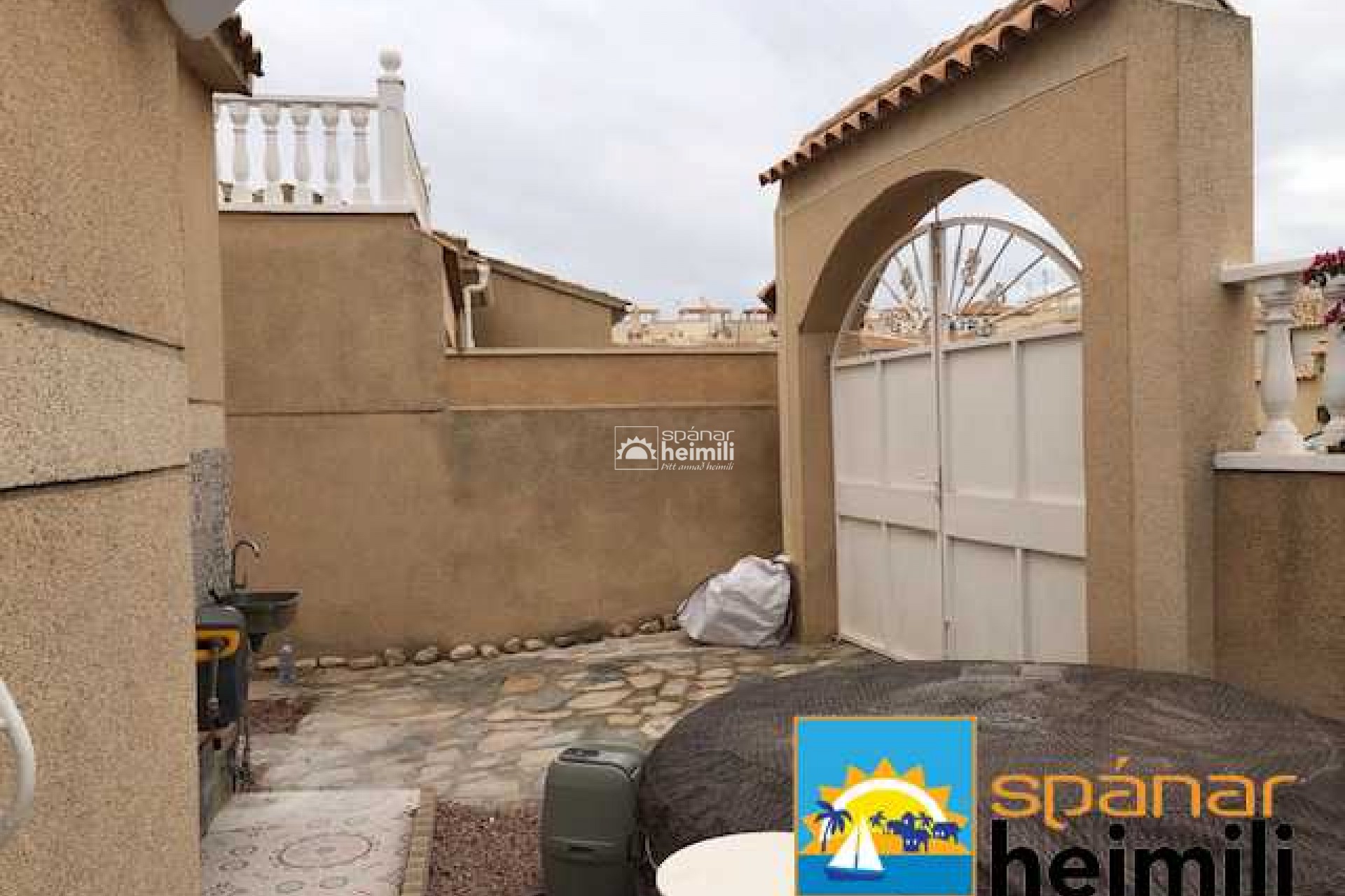 Revente - Villa -
Punta Prima