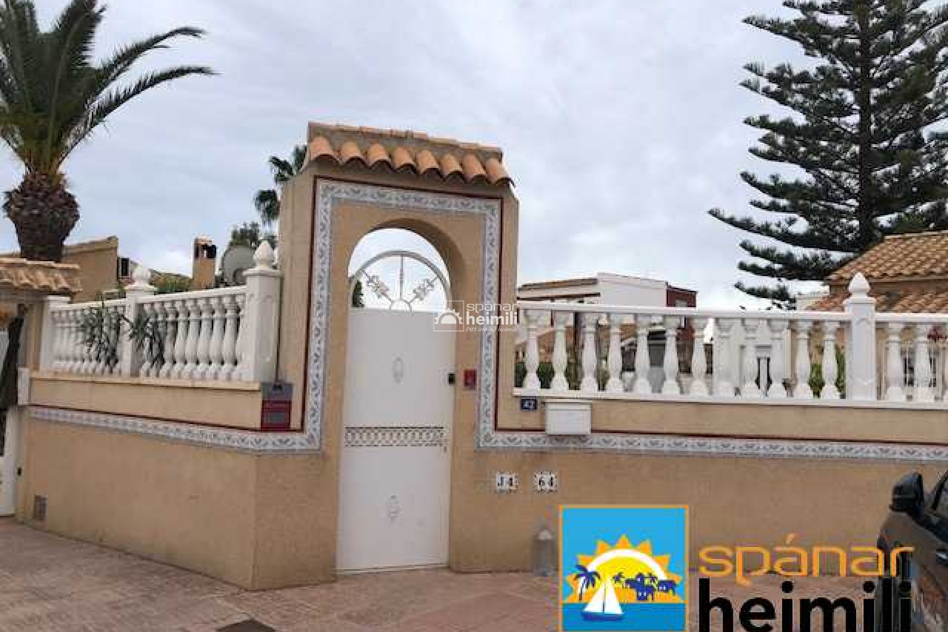 Revente - Villa -
Punta Prima