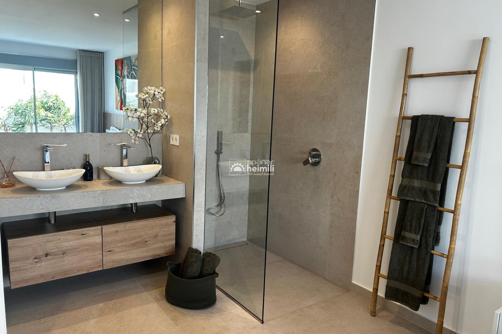 Videresalg - Halvåbent hus -
Los Alcazares