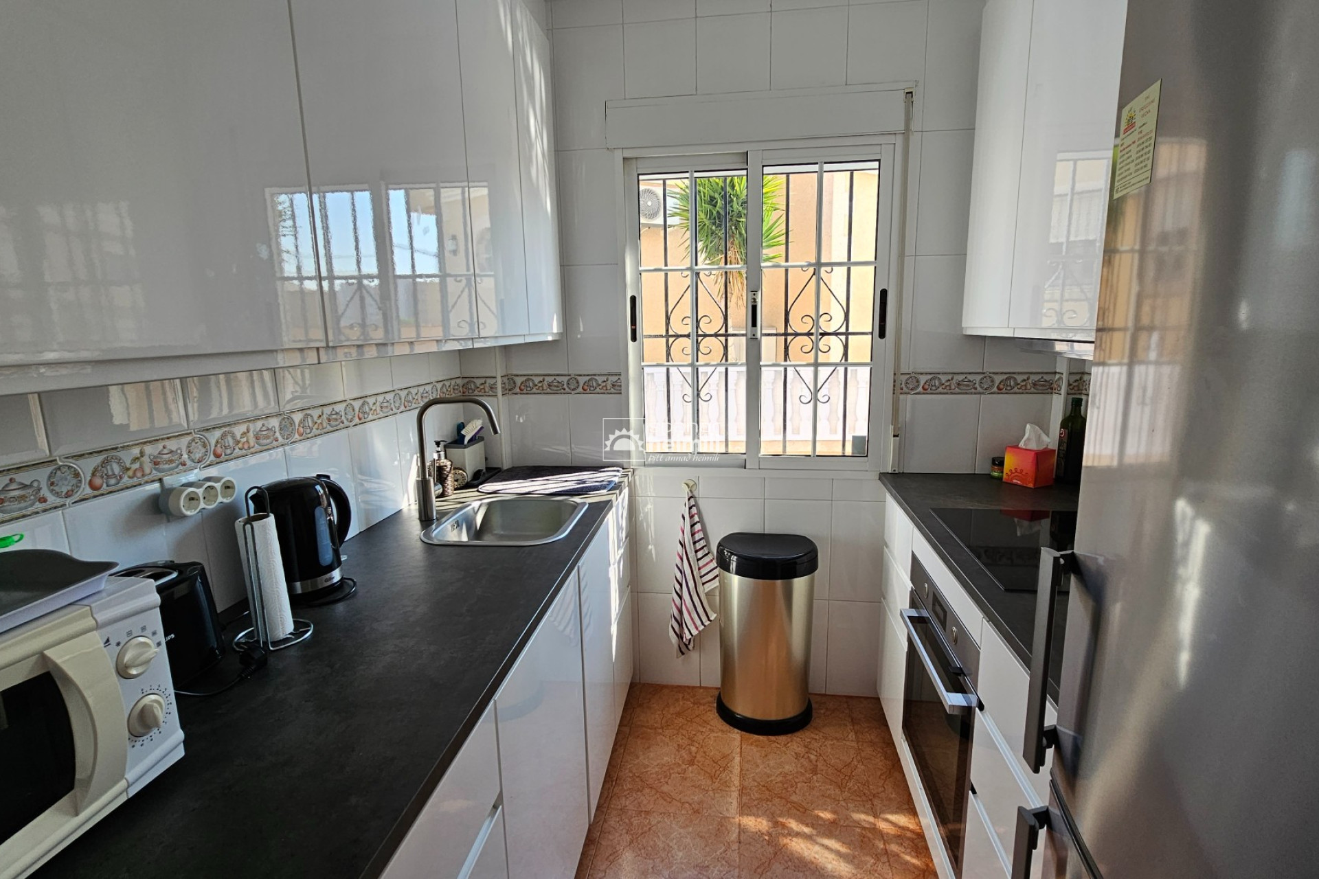 Videresalg - Halvåbent hus -
Playa flamenca