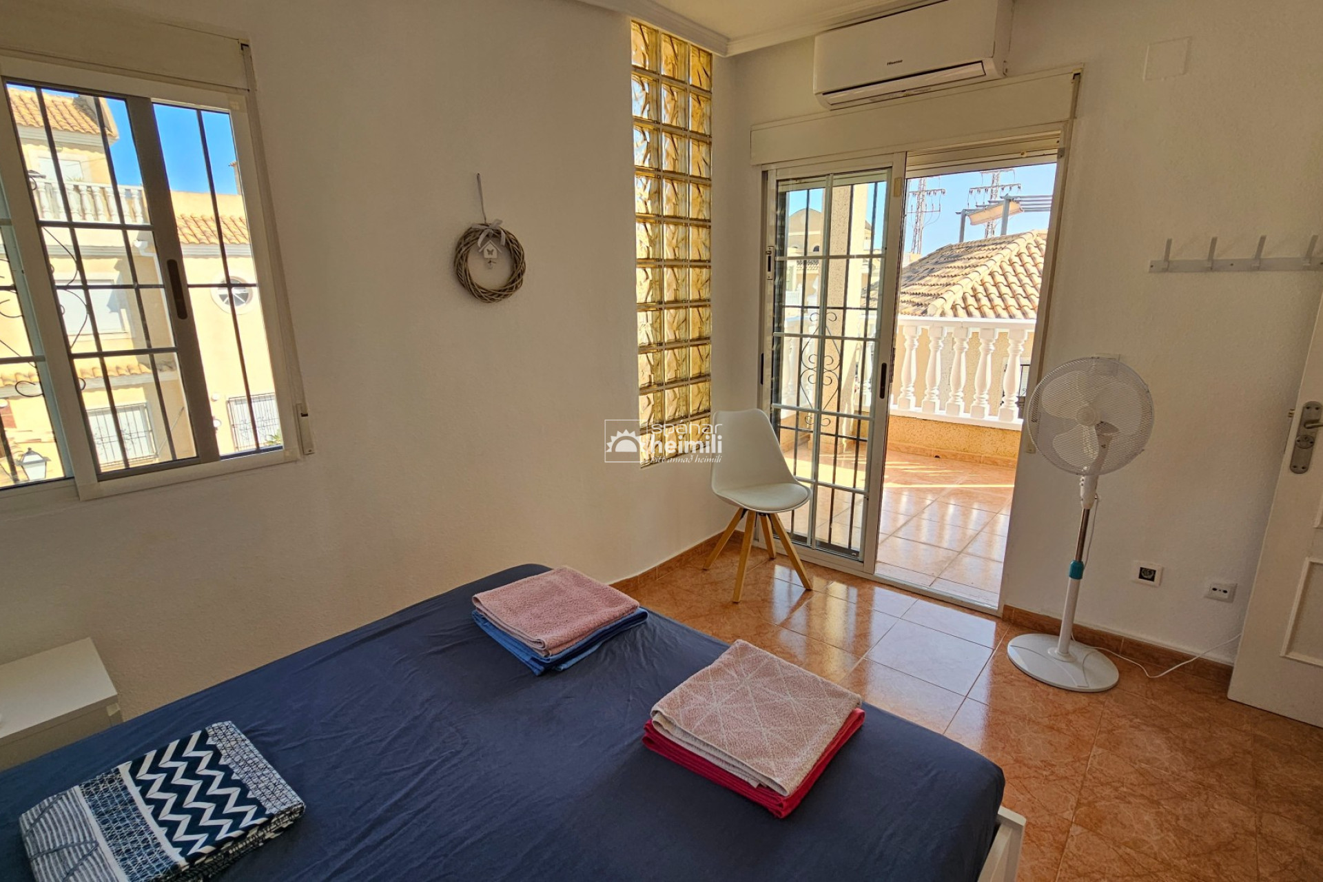 Videresalg - Halvåbent hus -
Playa flamenca