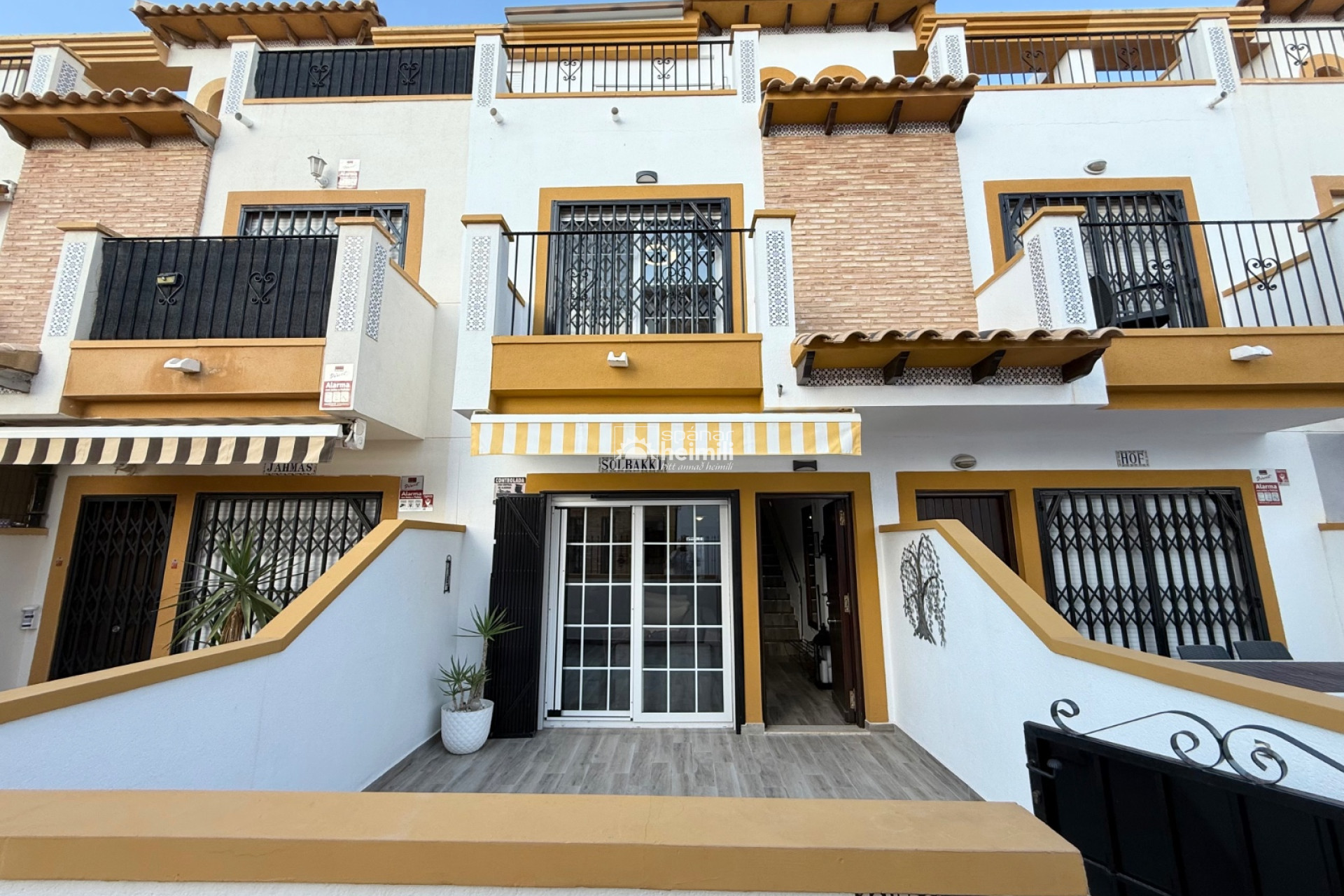 Videresalg - Rækkehus -
Cabo Roig