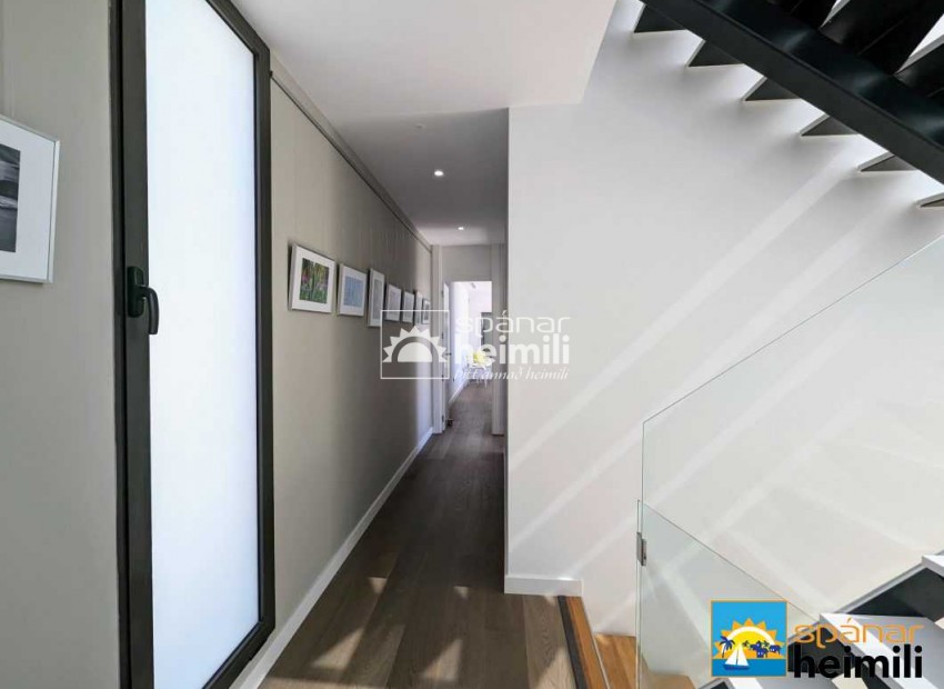 Videresalg - Villa -
Benidorm